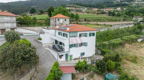 Moradia T3+3 com Duas Habitações Independentes – Excelente Oportunidade de Investimento em Vizela