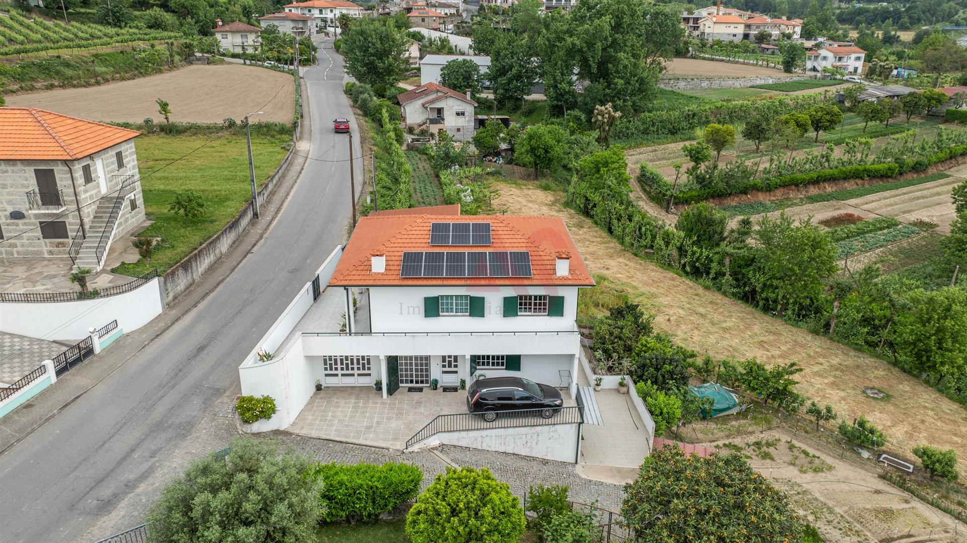 Moradia T3+3 com Duas Habitações Independentes – Excelente Oportunidade de Investimento em Vizela