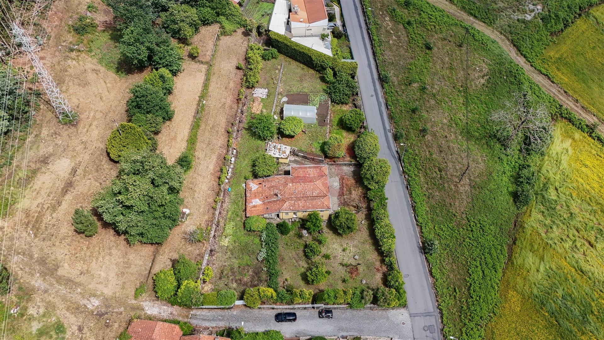 Moradia T3 para Restauro em Mogege, Famalicão
