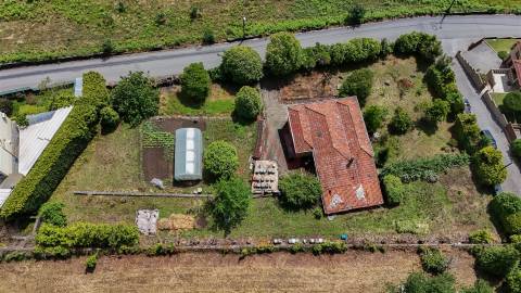 Moradia T3 para Restauro em Mogege, Famalicão