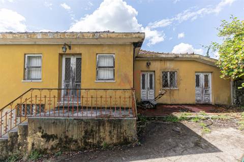 Moradia T3 para Restauro em Mogege, Famalicão