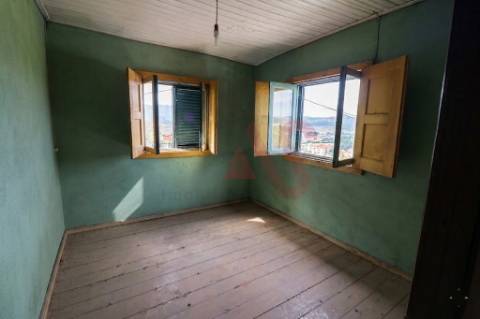 Moradia T4 em São Jorge de Vizela, Felgueiras | 139.000€