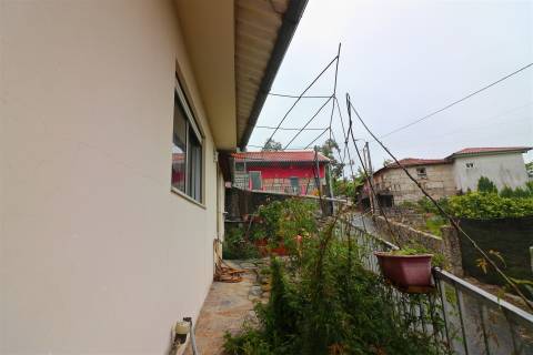 Moradia T3 em Pedra para Reconstrução | Fareja, Fafe