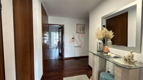 Apartamento T2 para arrendamento em Santa Eulália, Vizela