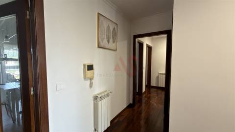 Apartamento T2 para arrendamento em Santa Eulália, Vizela