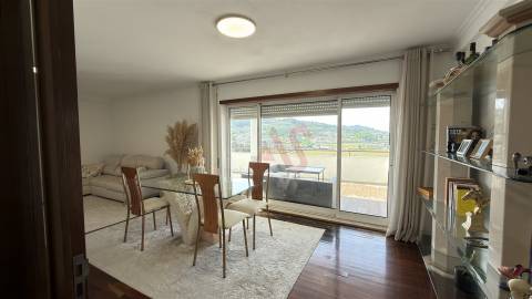 Apartamento T2 para arrendamento em Santa Eulália, Vizela