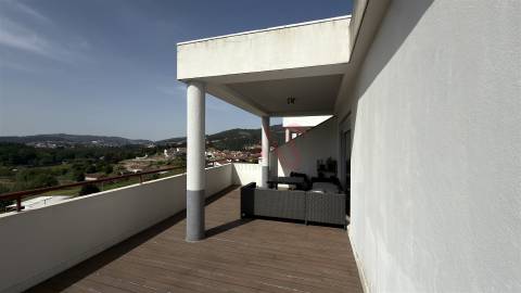 Apartamento T2 para arrendamento em Santa Eulália, Vizela