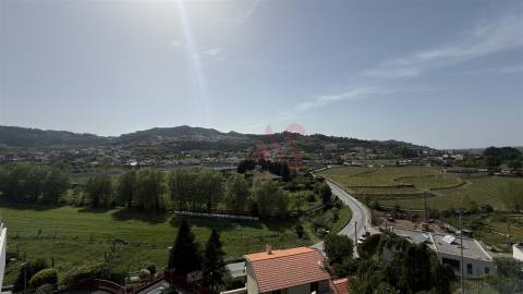 Apartamento T2 para arrendamento em Santa Eulália, Vizela