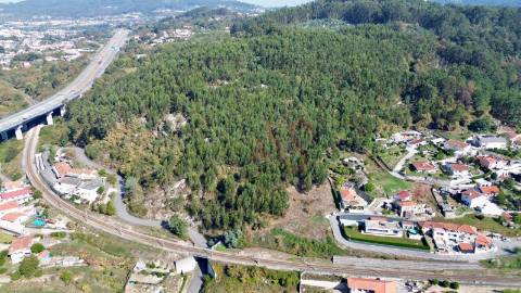 Terreno Florestal com 8.727 m² em Nespereira, Guimarães