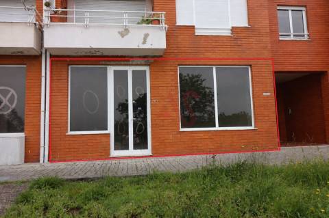 Loja com 67 m² para Venda na Vista Alegre, Vizela