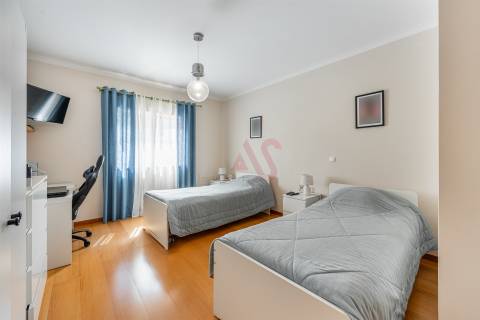 Apartamento T2 Com Duas Frentes e Ótima Exposição Solar no Centro de Penafiel