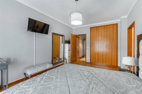 Apartamento T2 Com Duas Frentes e Ótima Exposição Solar no Centro de Penafiel