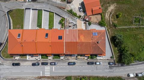 Moradia T3 em Construção em Arões (S. Romão), Fafe
