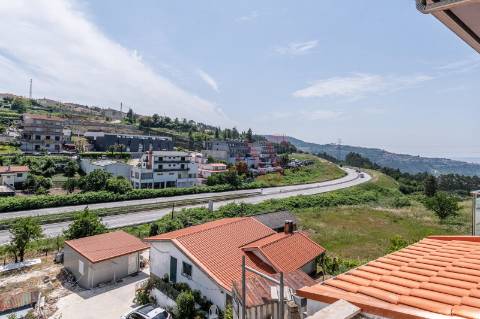 Moradia T3 em Construção em Arões (S. Romão), Fafe