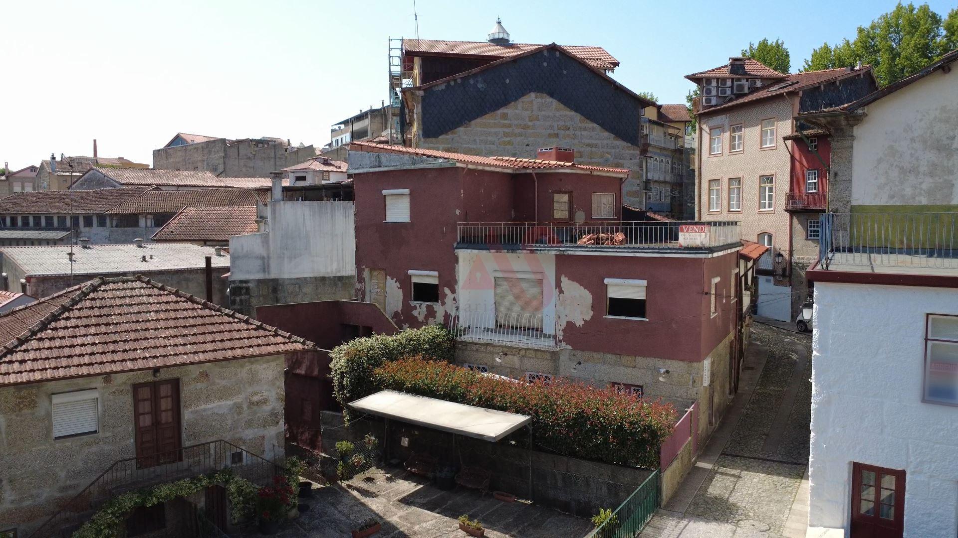 Andar de Moradia Duplex T5 no Coração de Guimarães