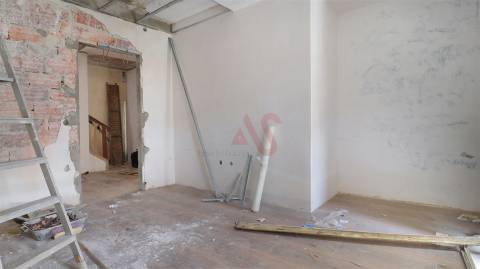 Andar de Moradia Duplex T5 no Coração de Guimarães