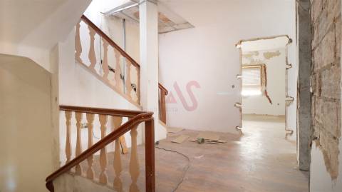Andar de Moradia Duplex T5 no Coração de Guimarães