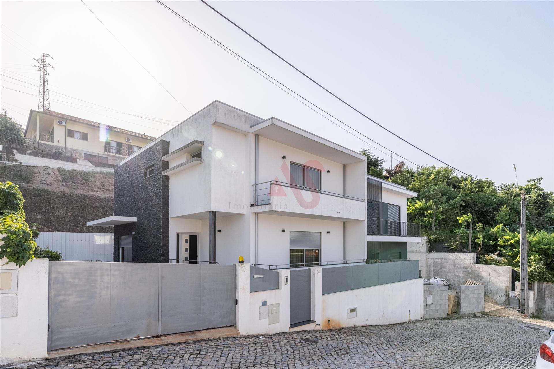 Moradia T3 em Pombeiro de Ribavizela, Felgueiras