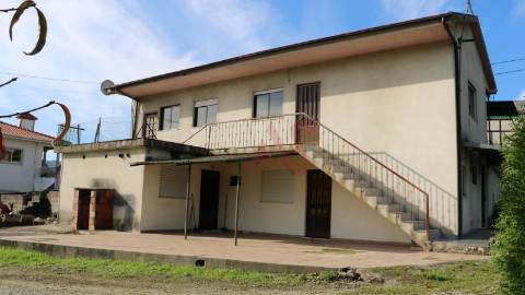 Prédio residencial com elevado potencial – Vizela