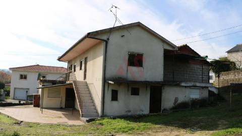 Prédio residencial com elevado potencial – Vizela