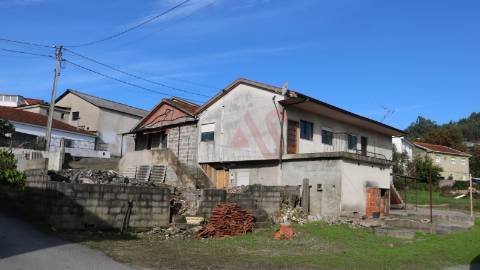 Prédio residencial com elevado potencial – Vizela