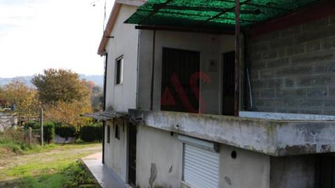 Prédio residencial com elevado potencial – Vizela