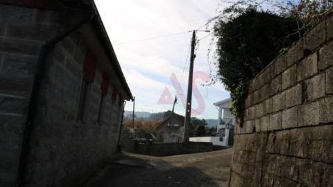Prédio residencial com elevado potencial – Vizela