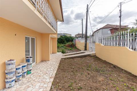 Moradia T3 em remodelação em Santa Maria de Lamas, Santa Maria da Feira