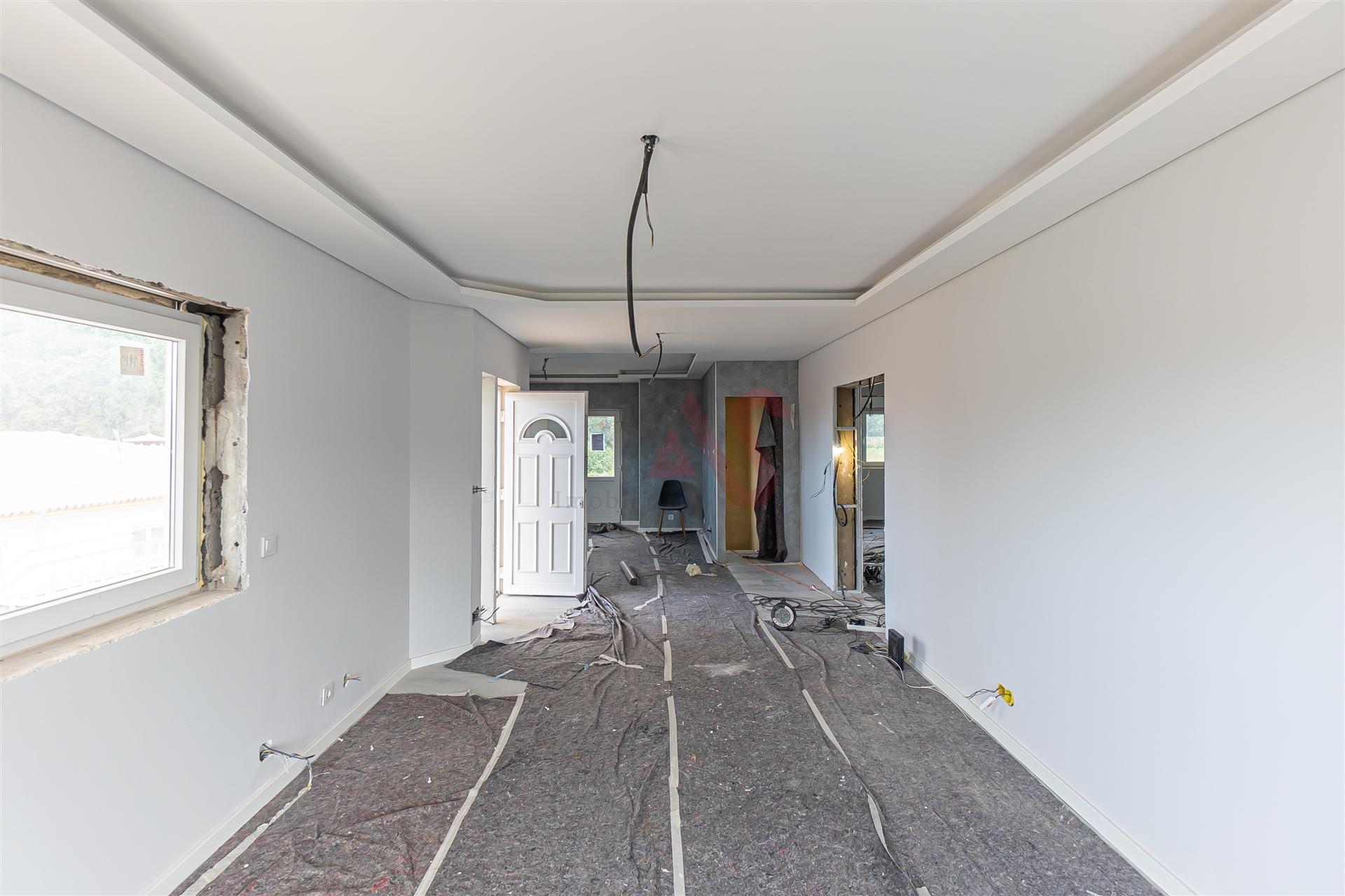 Moradia T3 em remodelação em Santa Maria de Lamas, Santa Maria da Feira