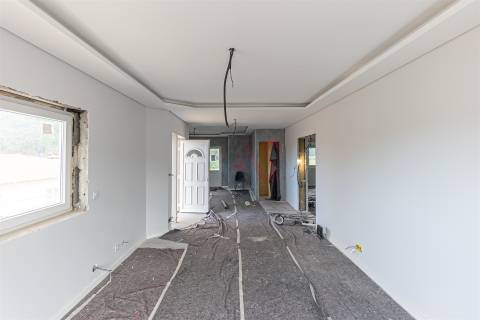 Moradia T3 em remodelação em Santa Maria de Lamas, Santa Maria da Feira