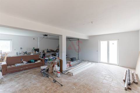 Moradia T3 em remodelação em Santa Maria de Lamas, Santa Maria da Feira
