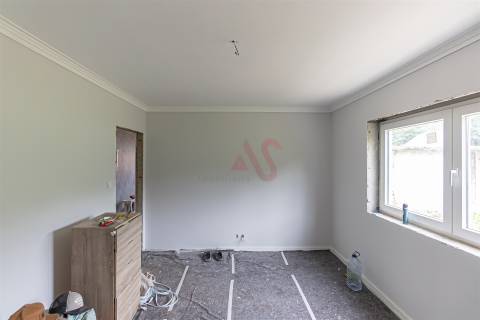 Moradia T3 em remodelação em Santa Maria de Lamas, Santa Maria da Feira