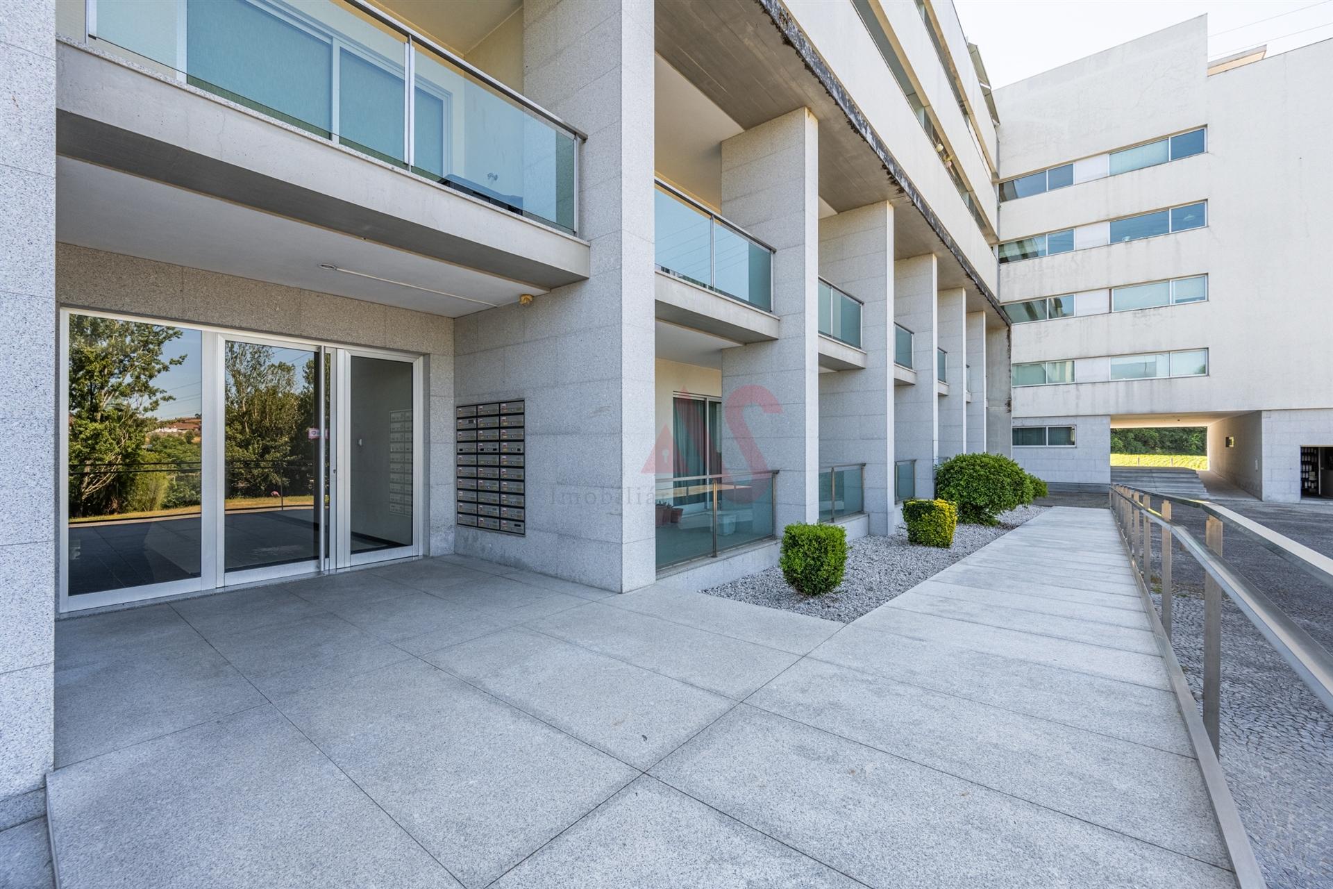 Apartamento T3 com Jardim e Garagem – Candoso São Tiago e Mascotelos, Guimarães