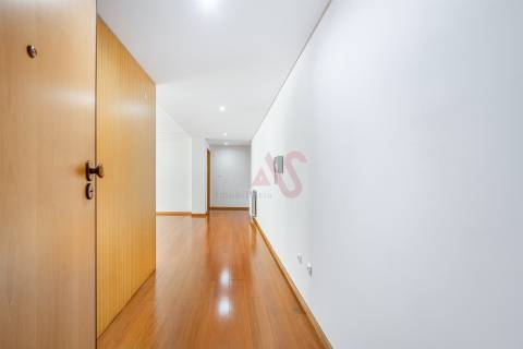 Apartamento T3 com Jardim e Garagem – Candoso São Tiago e Mascotelos, Guimarães