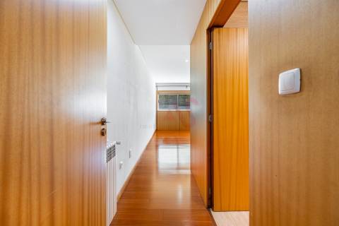 Apartamento T3 com Jardim e Garagem – Candoso São Tiago e Mascotelos, Guimarães