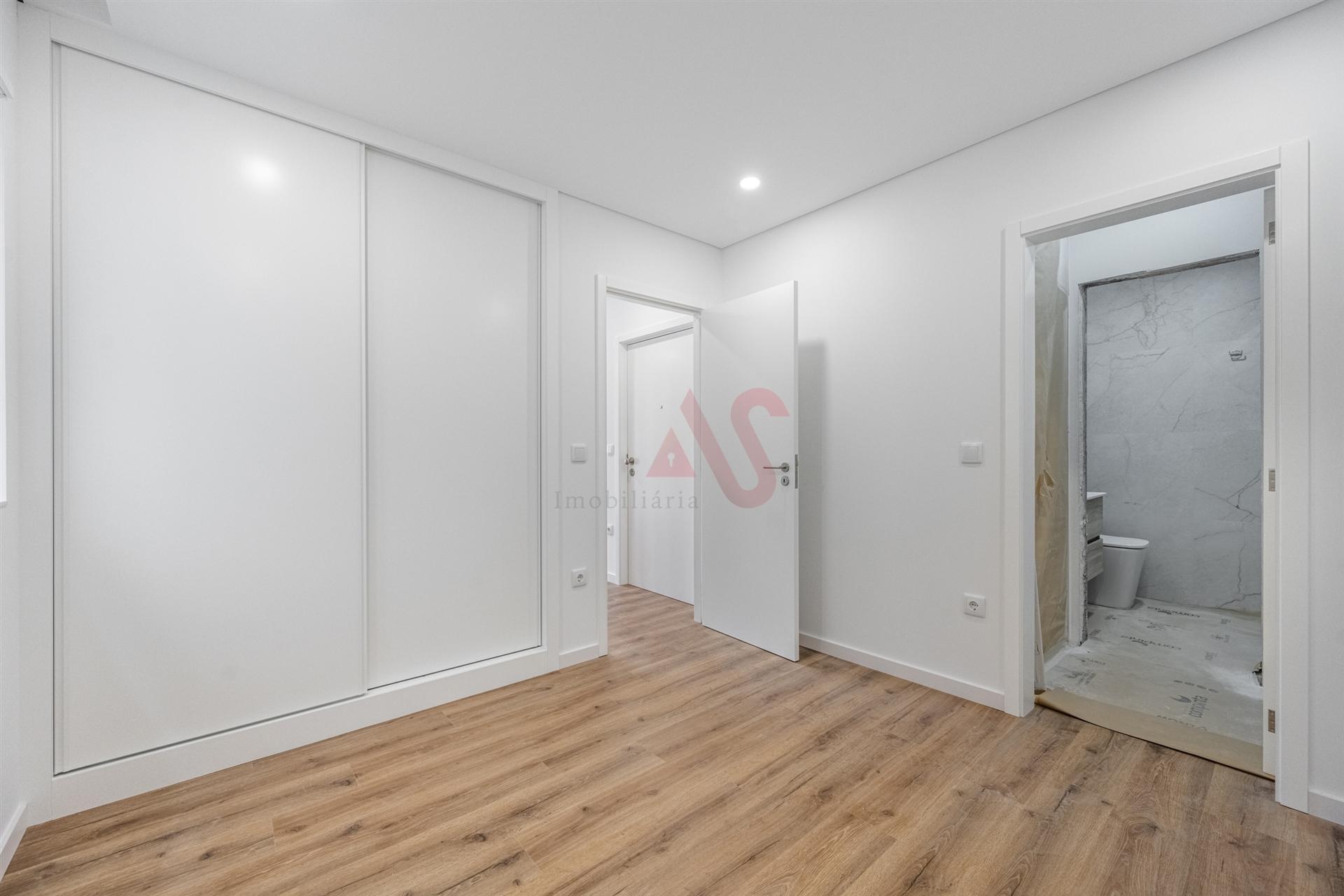 Apartamento T1+1 com Varanda no Centro de Vizela