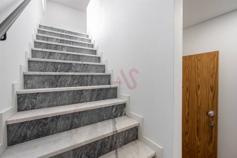 Apartamento T2 com Terraço no Centro de Vizela