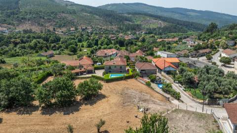 Casa do Loureiro em Paradança, Mondim de Basto