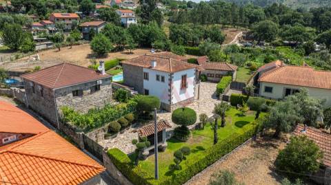 Casa do Loureiro em Paradança, Mondim de Basto