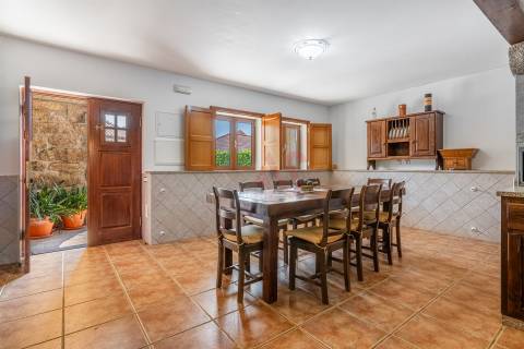 Casa do Loureiro em Paradança, Mondim de Basto