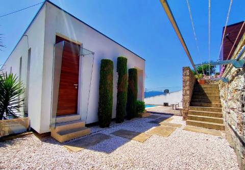 Moradia T5 em Lordelo, Guimarães com Piscina, Sauna, Jacuzzi e Garagem para 4 Carros