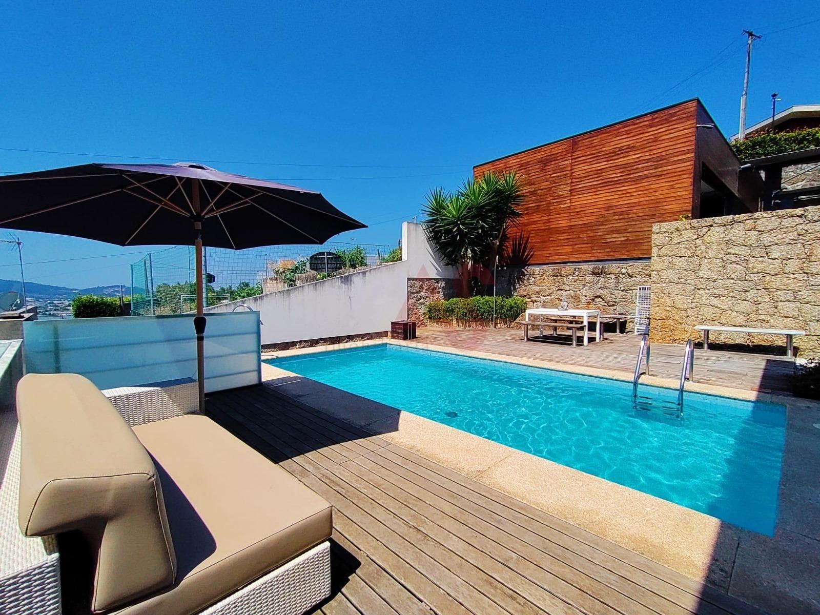 Moradia T5 em Lordelo, Guimarães com Piscina, Sauna, Jacuzzi e Garagem para 4 Carros