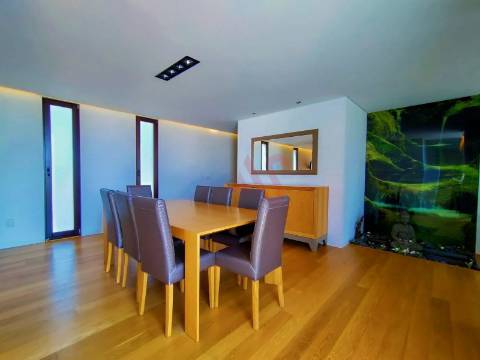 Moradia T5 em Lordelo, Guimarães com Piscina, Sauna, Jacuzzi e Garagem para 4 Carros