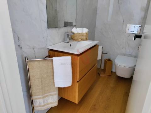 Moradia T5 em Lordelo, Guimarães com Piscina, Sauna, Jacuzzi e Garagem para 4 Carros