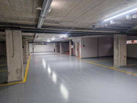 Apartamento T2 no 4. andar em Creixomil, Guimarães