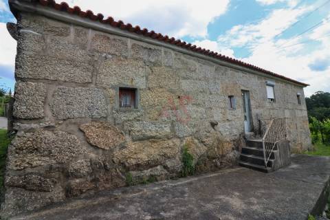 Quinta com 6125 m2 em Pencelo, Guimarães