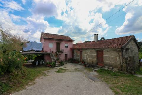 Quinta com 6125 m2 em Pencelo, Guimarães