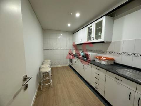 INVESTIMENTO - Loja para comércios/serviços em Azurém, Guimarães