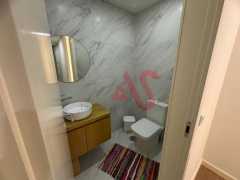 INVESTIMENTO - Loja para comércios/serviços em Azurém, Guimarães