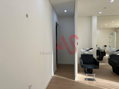 INVESTIMENTO - Loja para comércios/serviços em Azurém, Guimarães